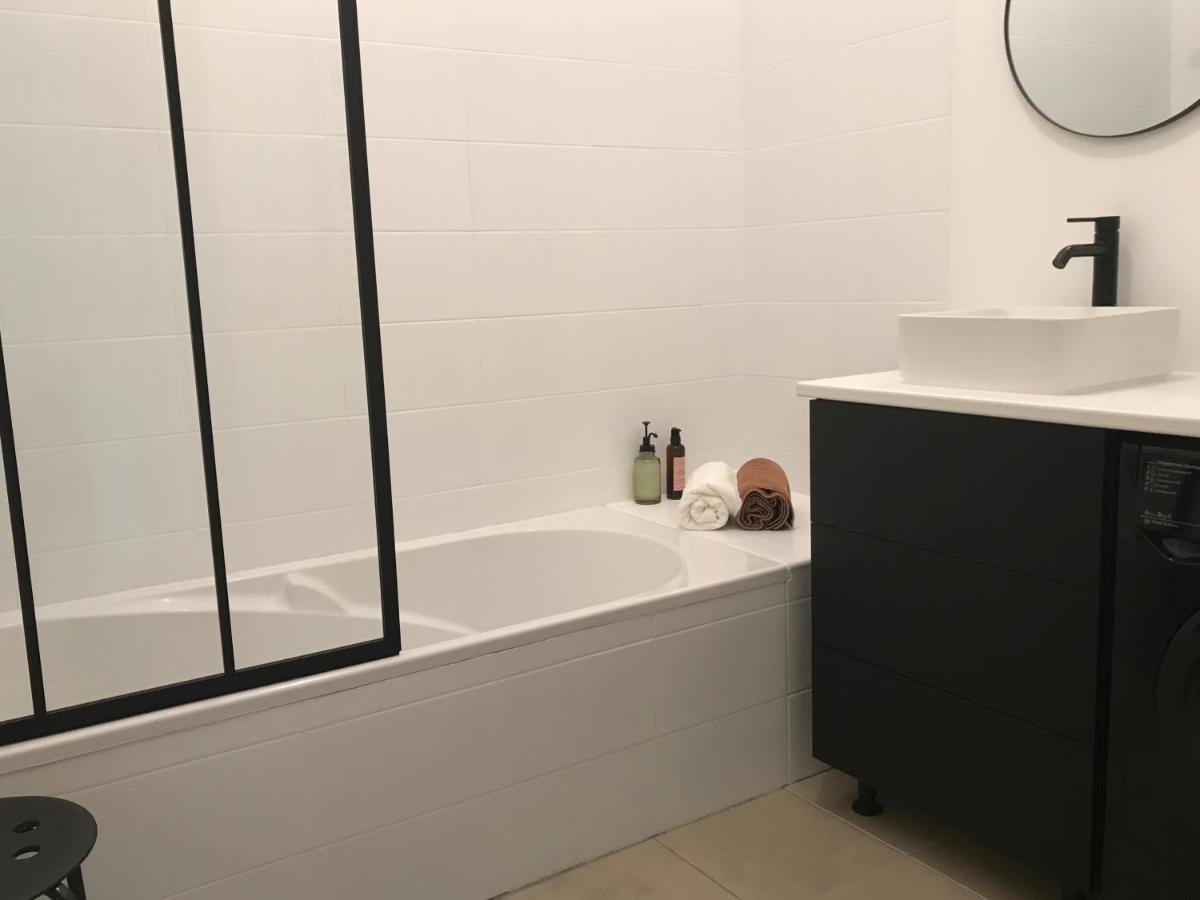 Nimes , Appartement Renove Dans Immeuble Classe. Exterior foto