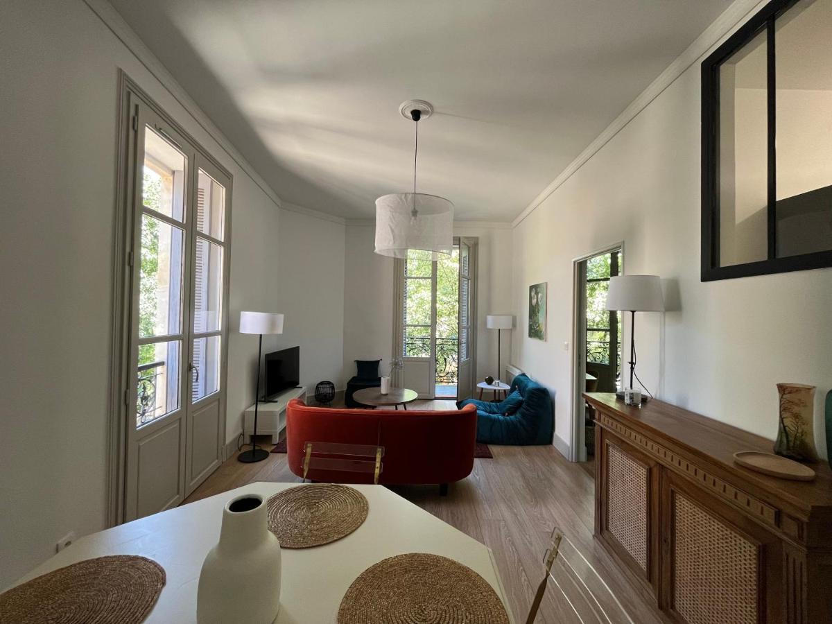 Nimes , Appartement Renove Dans Immeuble Classe. Exterior foto