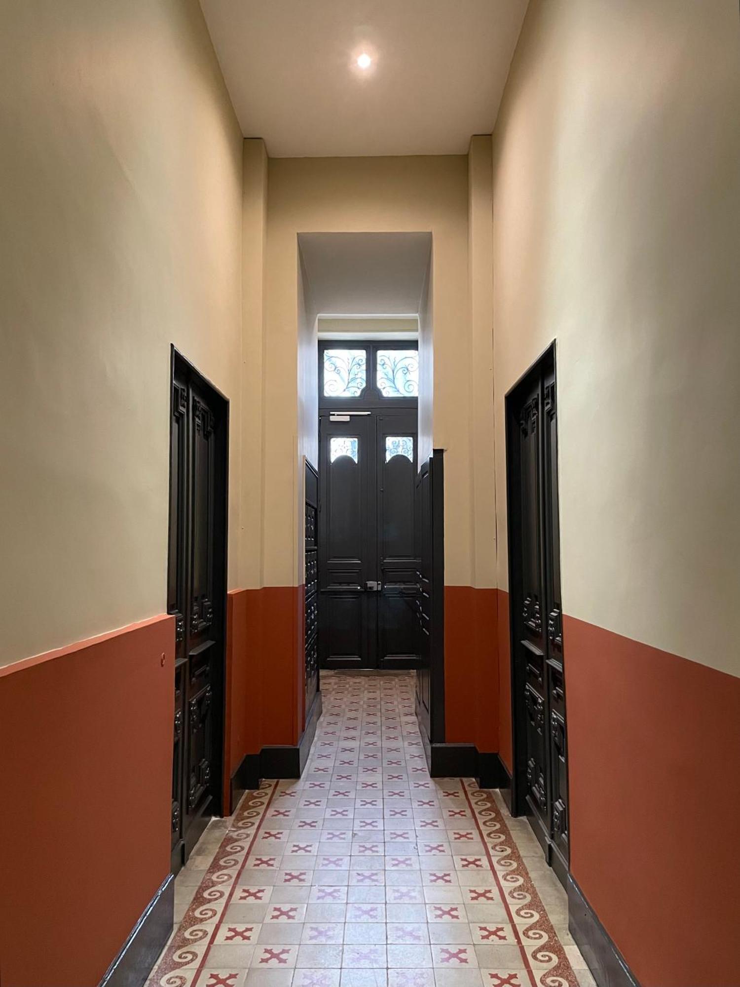 Nimes , Appartement Renove Dans Immeuble Classe. Exterior foto