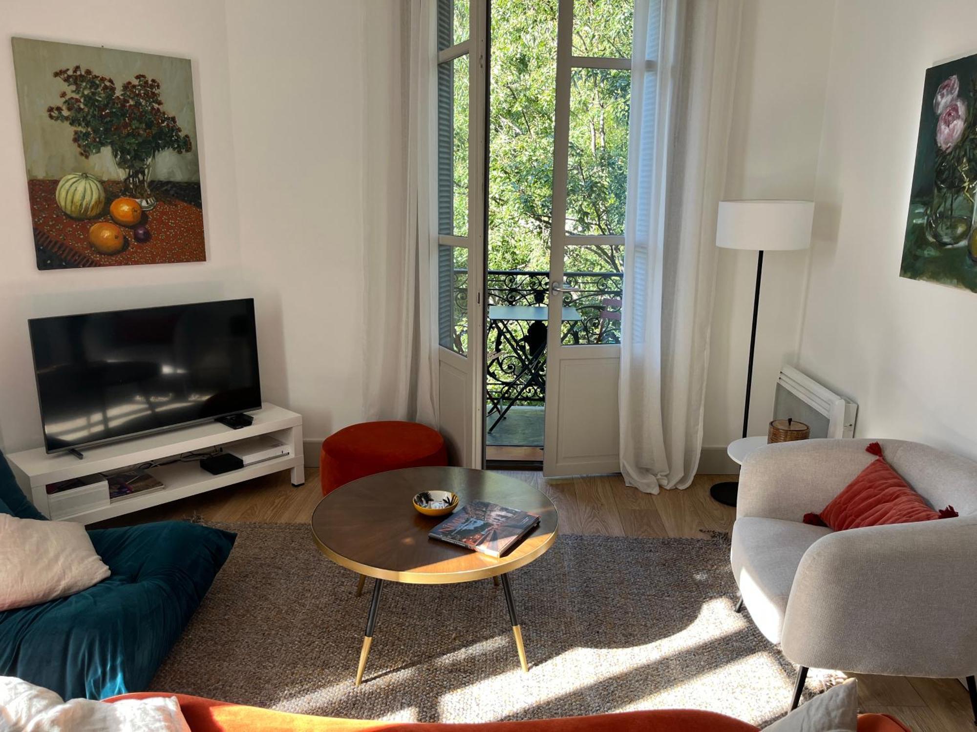 Nimes , Appartement Renove Dans Immeuble Classe. Exterior foto